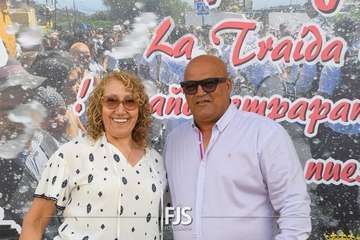 Lomo Magullo abraza la vida con la escultura homenaje a la Traída del Agua/Francisco Javier Santana y TA.